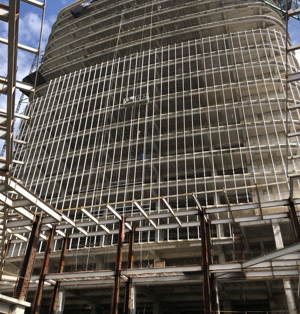 Fachada en edificio de altura